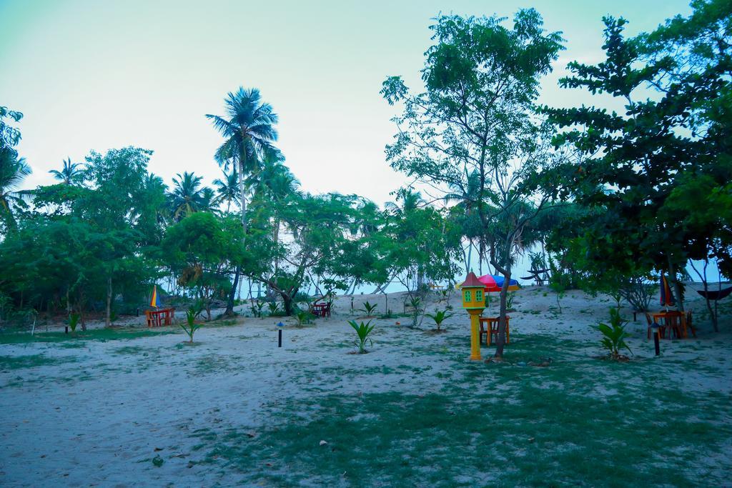 Autumn Moon Beach Cabanas Tangalle Exterior foto