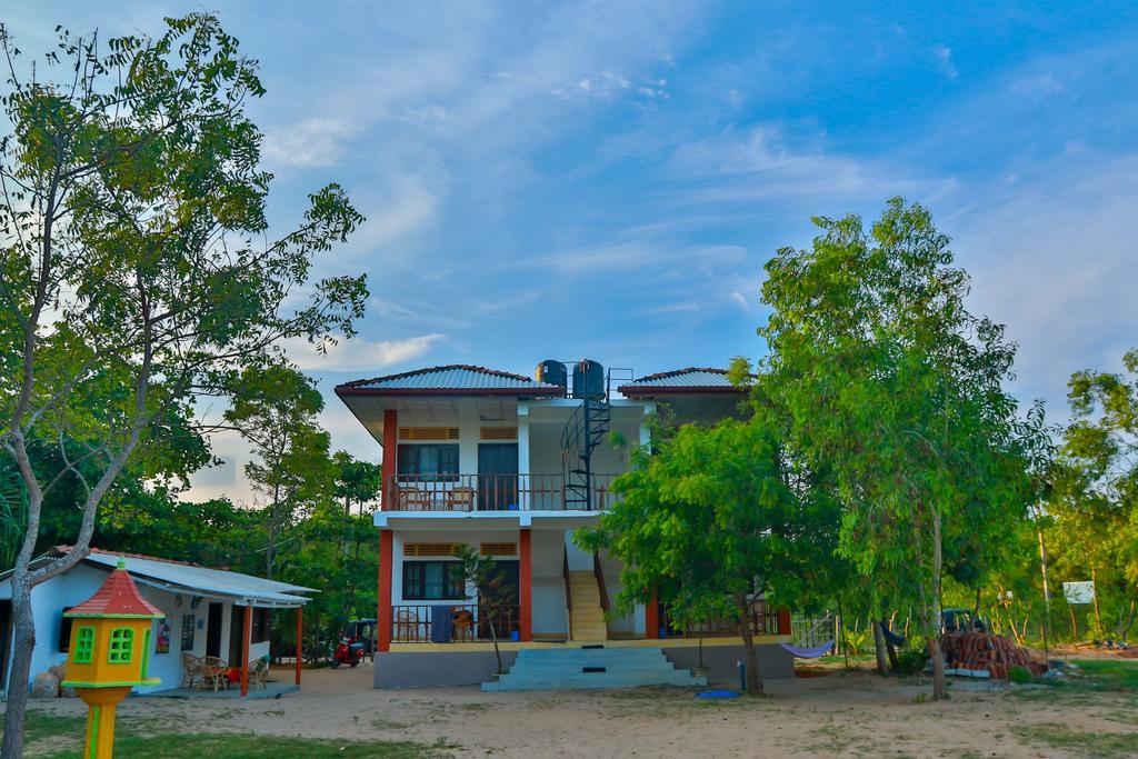 Autumn Moon Beach Cabanas Tangalle Exterior foto